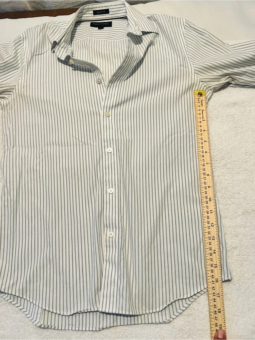 Banana Republic vertical front collar